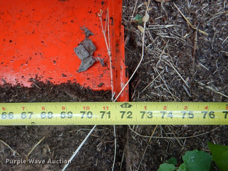 image for item DH7542 Kubota L2235A  bucket