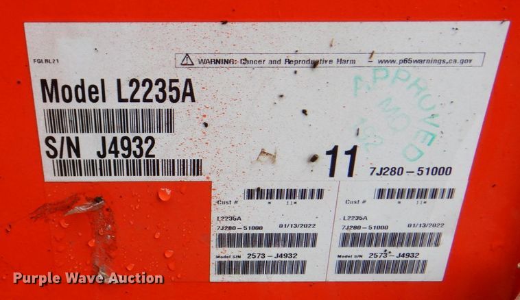 image for item DH7542 Kubota L2235A  bucket