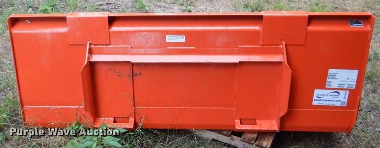image for item DH7543 Kubota M1815  bucket