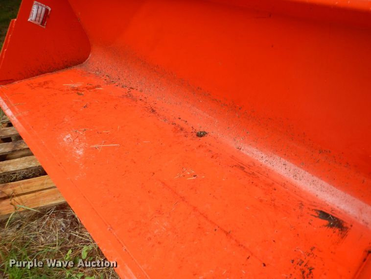 image for item DH7543 Kubota M1815  bucket