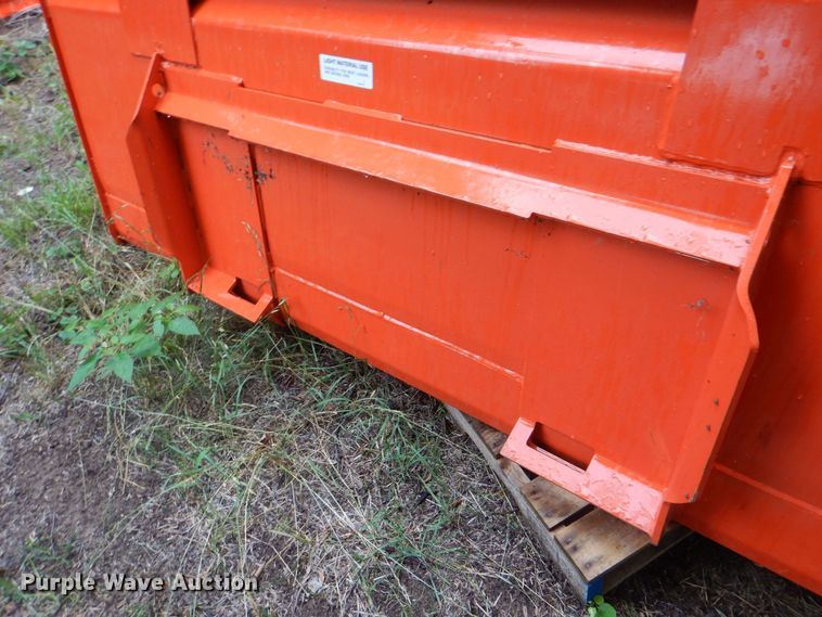 image for item DH7543 Kubota M1815  bucket