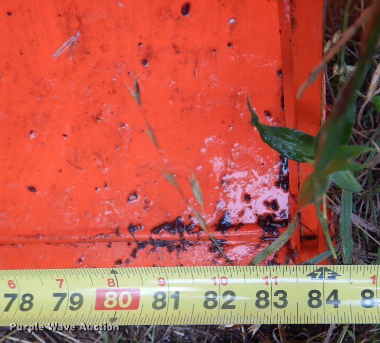 image for item DH7543 Kubota M1815  bucket