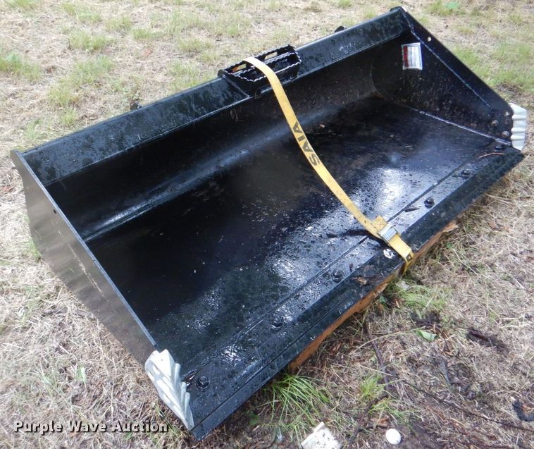 image for item DH7544 2022 Paladin S6606  skid steer bucket