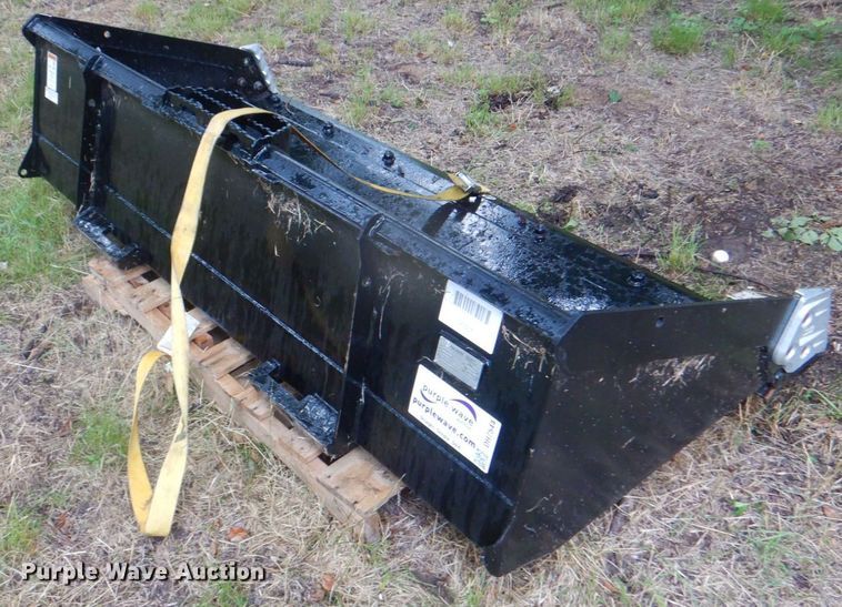 image for item DH7544 2022 Paladin S6606  skid steer bucket