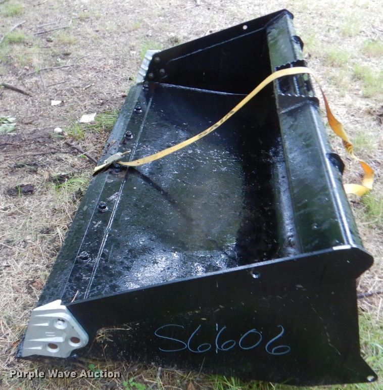 image for item DH7544 2022 Paladin S6606  skid steer bucket