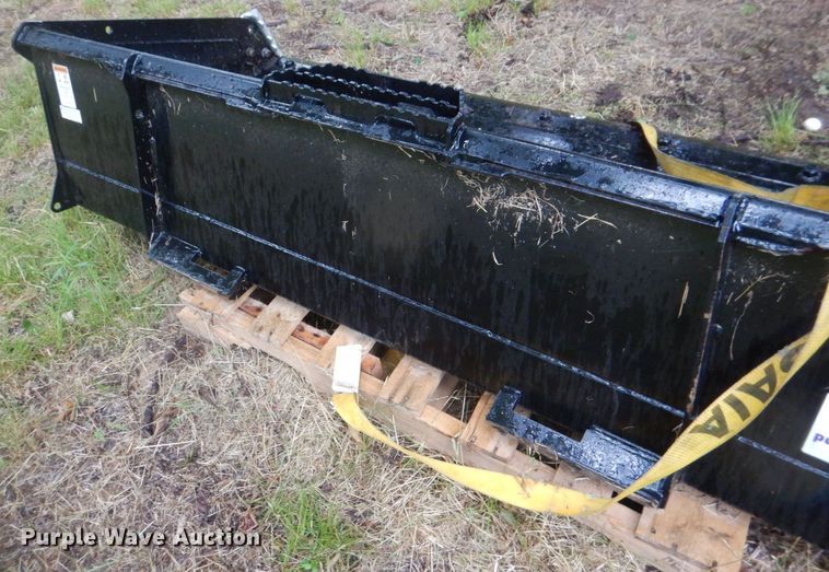 image for item DH7544 2022 Paladin S6606  skid steer bucket