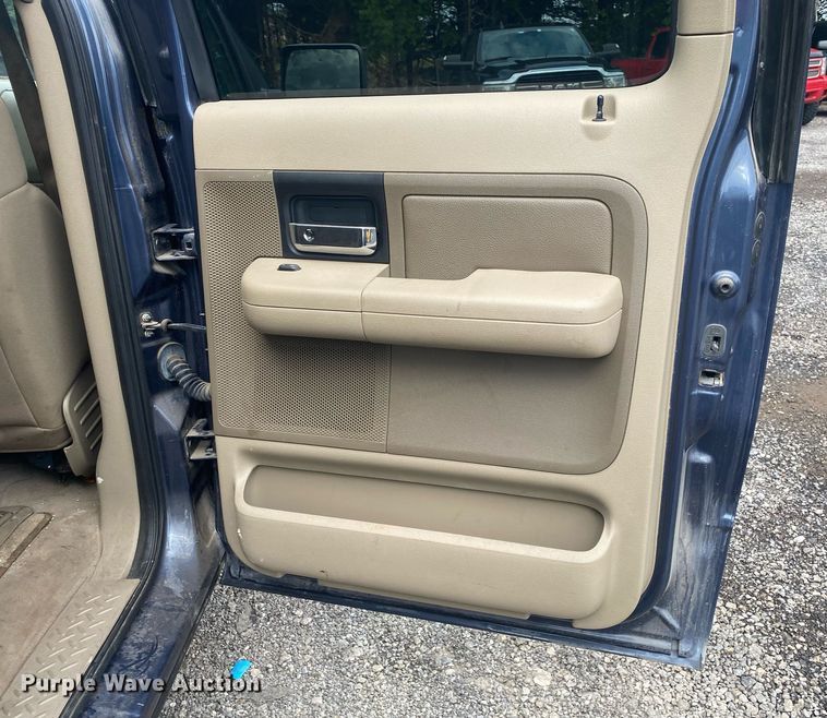 image for item DI7752 2004 Ford F150  SuperCrew pickup truck