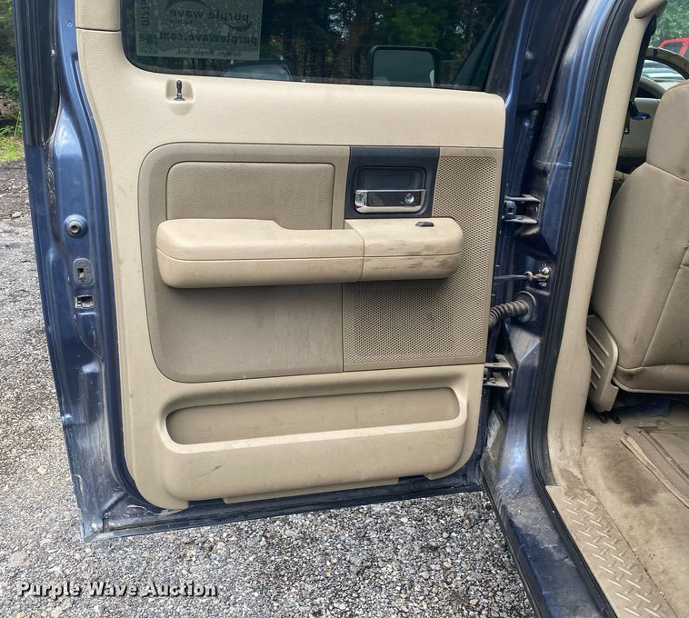 image for item DI7752 2004 Ford F150  SuperCrew pickup truck