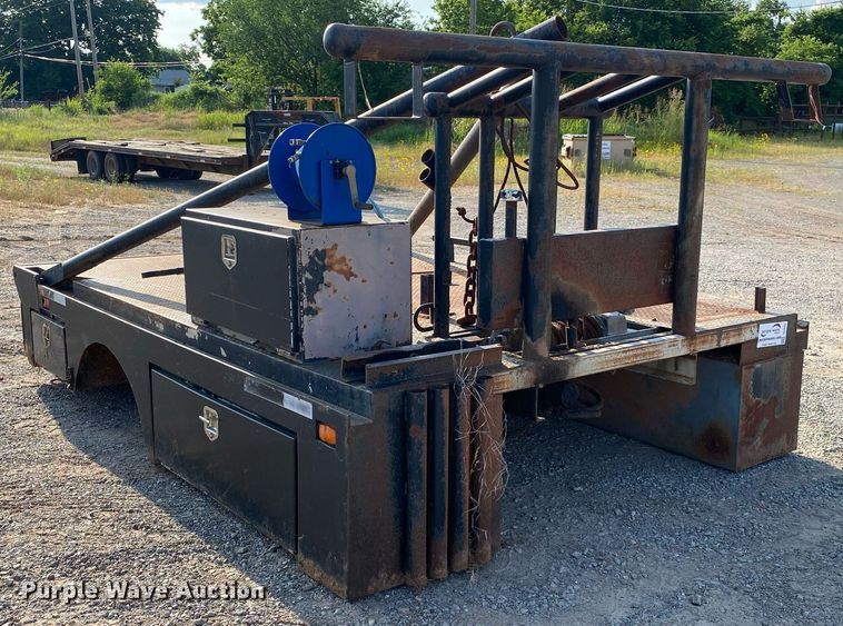 image for item DI7845 Winch truck bed