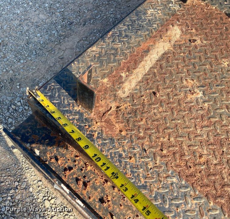 image for item DI7845 Winch truck bed