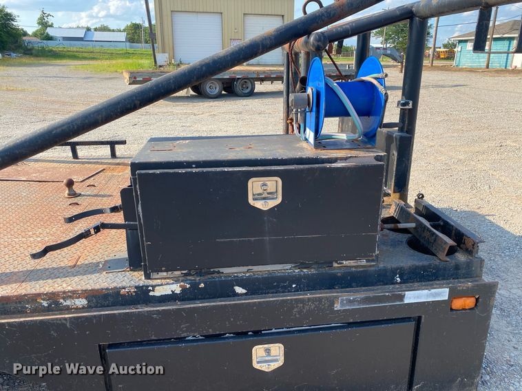 image for item DI7845 Winch truck bed