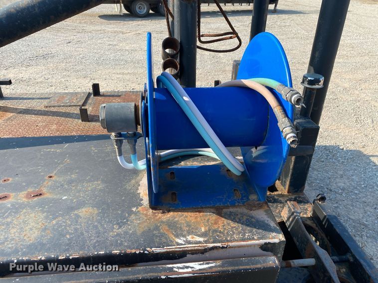 image for item DI7845 Winch truck bed