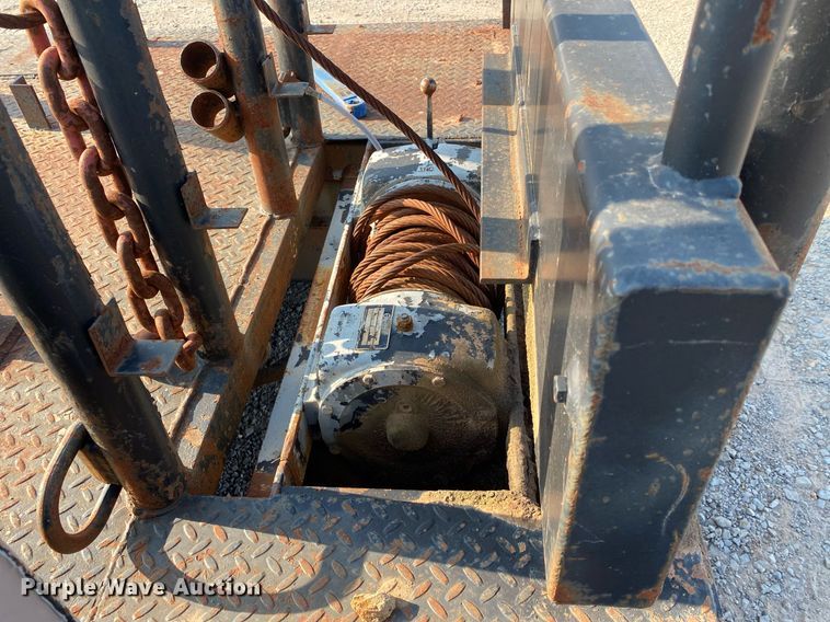 image for item DI7845 Winch truck bed