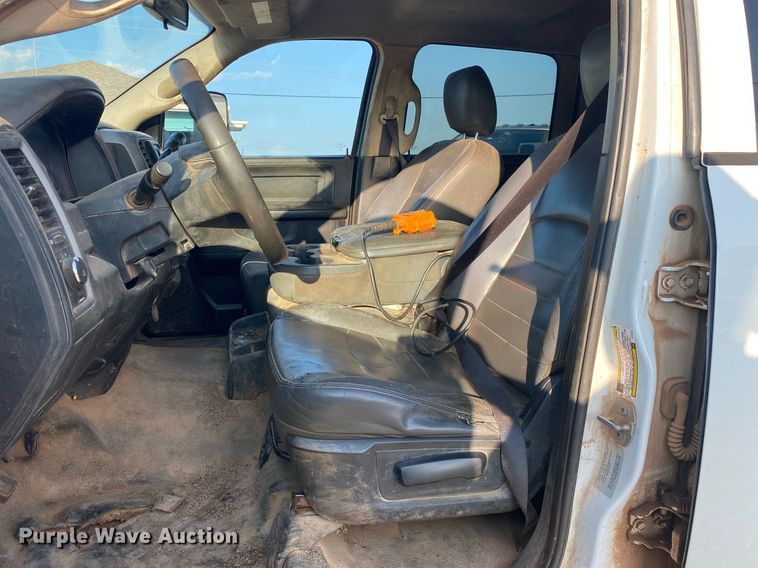 image for item DI7849 2015 Dodge Ram 4500HD  Crew Cab winch truck