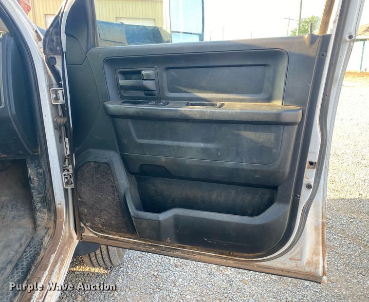 image for item DI7849 2015 Dodge Ram 4500HD  Crew Cab winch truck