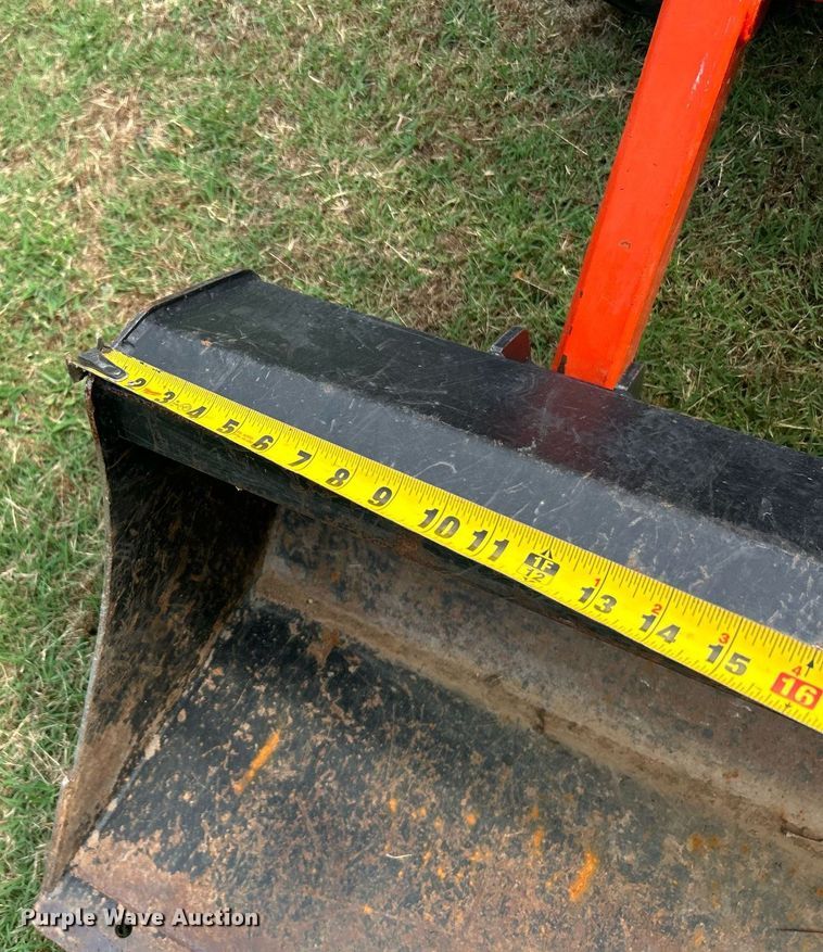 image for item DI7856 2012 Kioti CS2410  MFWD tractor