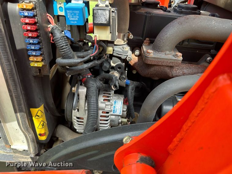 image for item DI7856 2012 Kioti CS2410  MFWD tractor