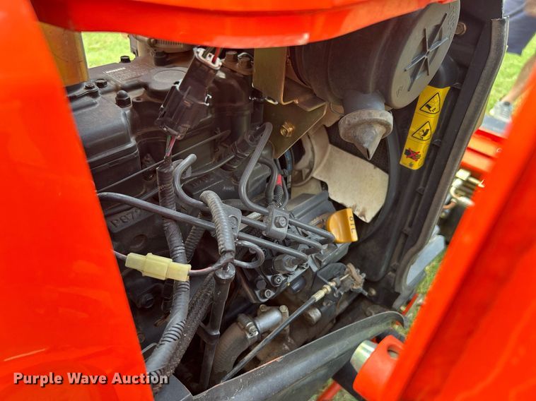 image for item DI7856 2012 Kioti CS2410  MFWD tractor