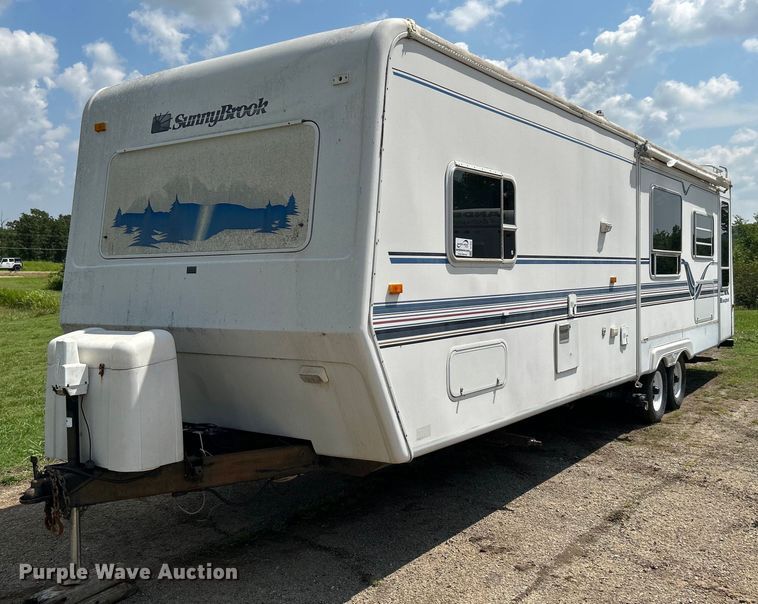 image for item DI7863 2000 Sunnybrook 33BW  camper