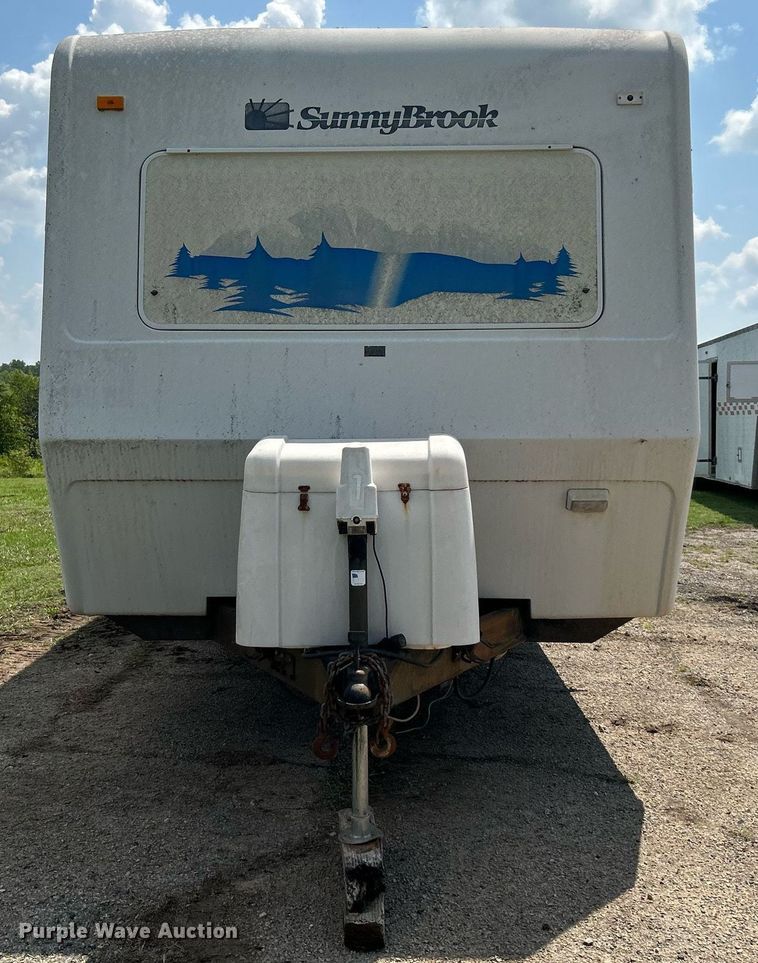 image for item DI7863 2000 Sunnybrook 33BW  camper