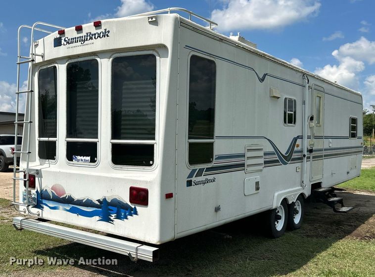 image for item DI7863 2000 Sunnybrook 33BW  camper