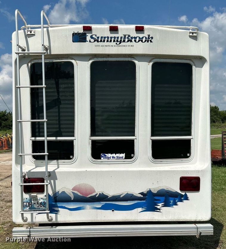 image for item DI7863 2000 Sunnybrook 33BW  camper