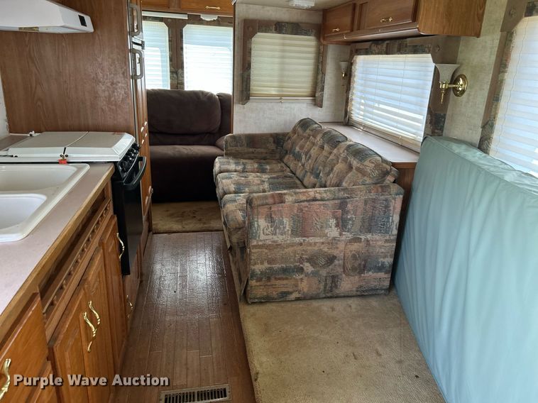 image for item DI7863 2000 Sunnybrook 33BW  camper