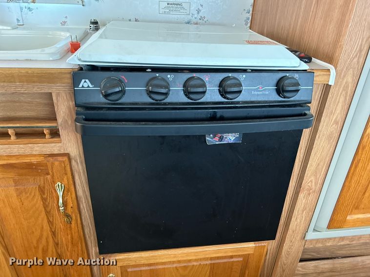 image for item DI7863 2000 Sunnybrook 33BW  camper