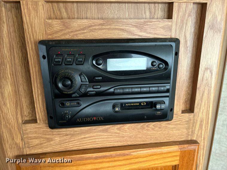 image for item DI7863 2000 Sunnybrook 33BW  camper