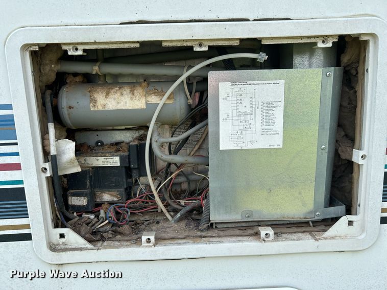 image for item DI7863 2000 Sunnybrook 33BW  camper