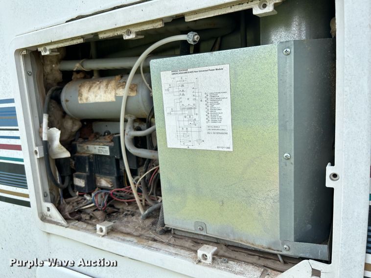 image for item DI7863 2000 Sunnybrook 33BW  camper