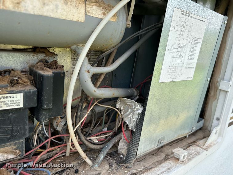 image for item DI7863 2000 Sunnybrook 33BW  camper