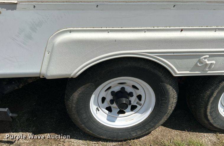 image for item DI7863 2000 Sunnybrook 33BW  camper