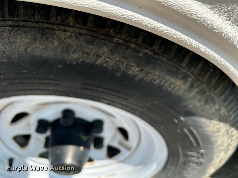 image for item DI7863 2000 Sunnybrook 33BW  camper