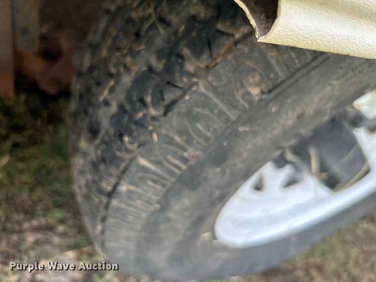 image for item DI7863 2000 Sunnybrook 33BW  camper