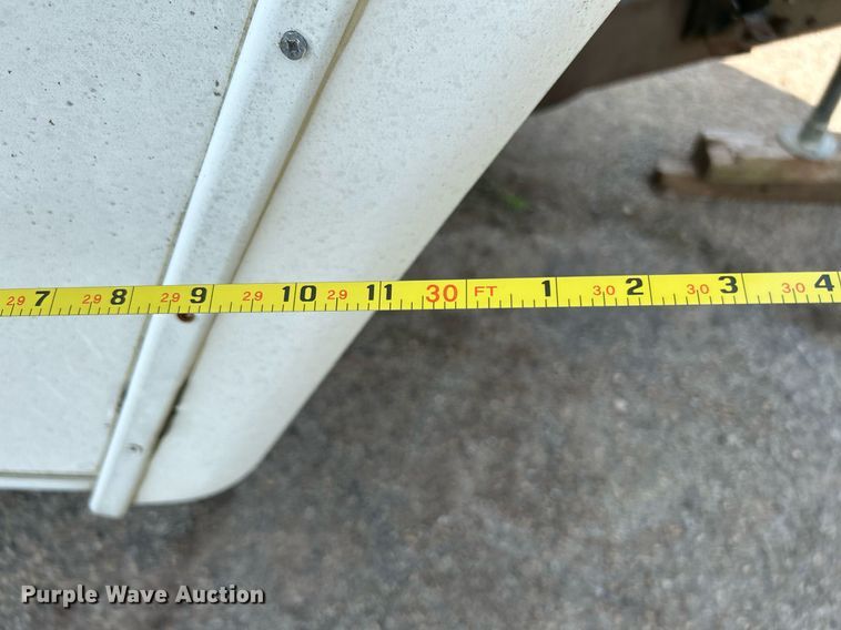 image for item DI7863 2000 Sunnybrook 33BW  camper