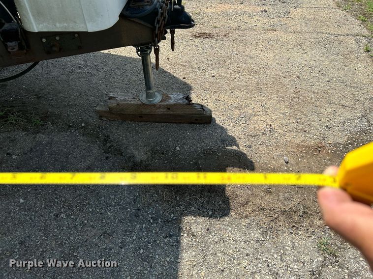 image for item DI7863 2000 Sunnybrook 33BW  camper