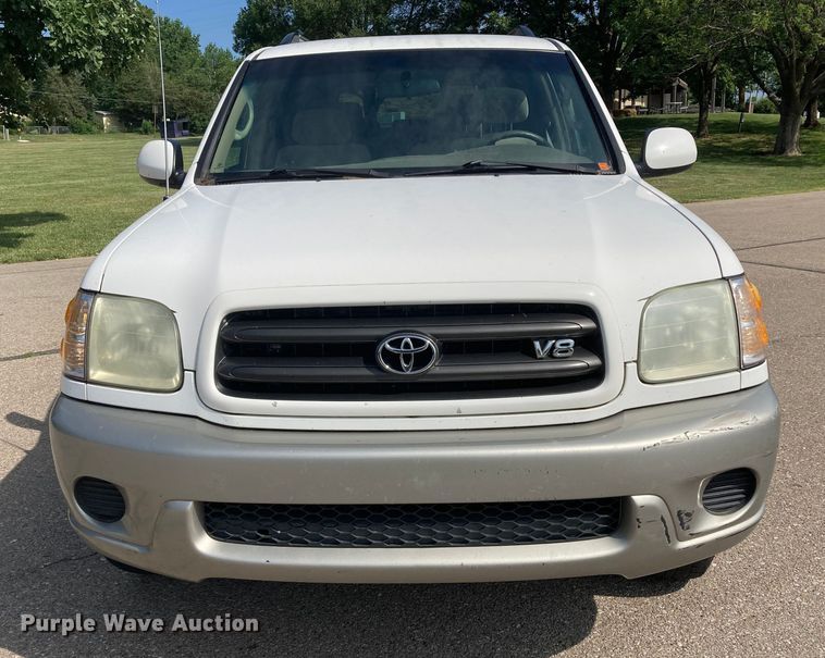 image for item DJ6177 2001 Toyota Sequoia  SUV