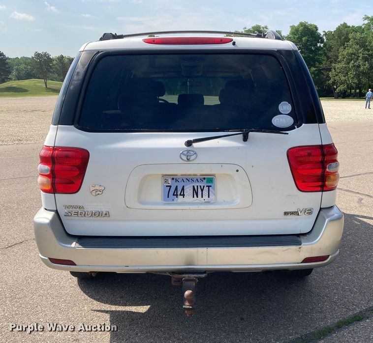 image for item DJ6177 2001 Toyota Sequoia  SUV
