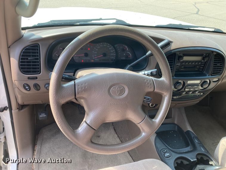 image for item DJ6177 2001 Toyota Sequoia  SUV