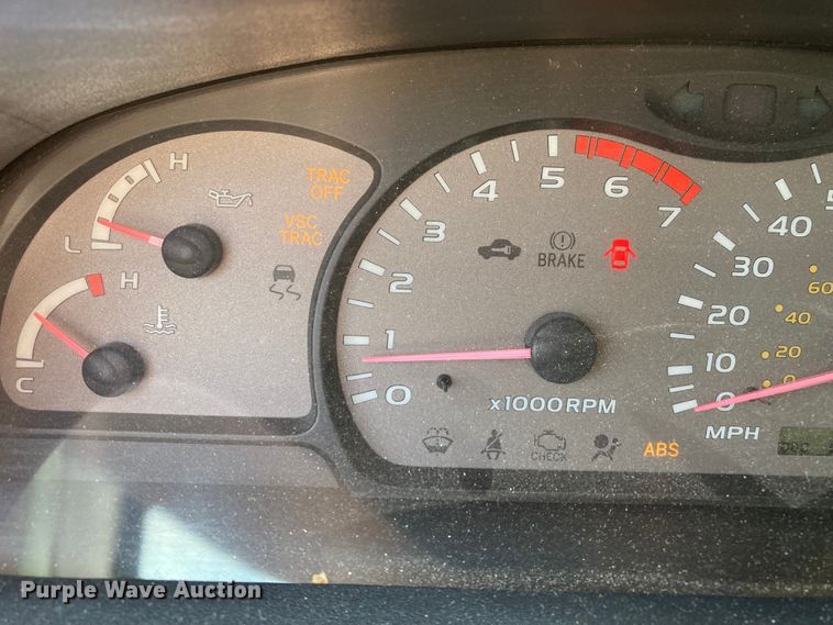 image for item DJ6177 2001 Toyota Sequoia  SUV