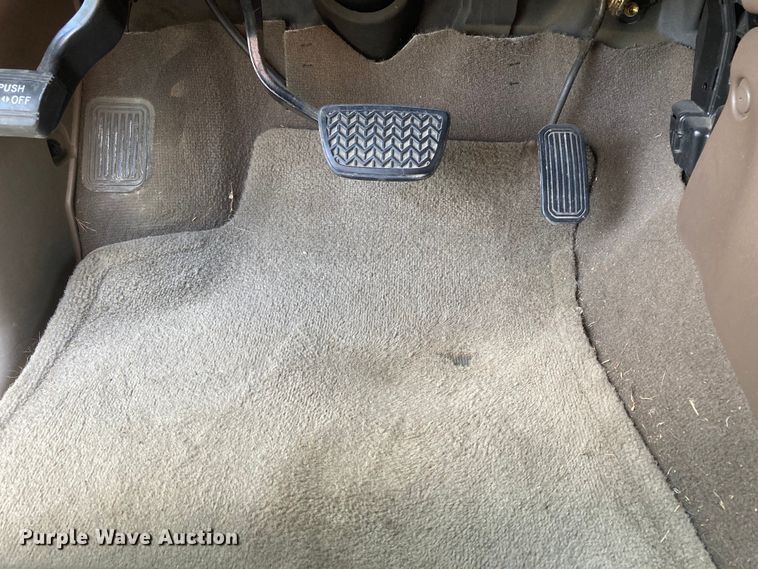 image for item DJ6177 2001 Toyota Sequoia  SUV