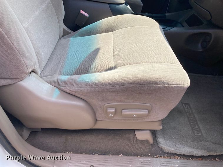 image for item DJ6177 2001 Toyota Sequoia  SUV
