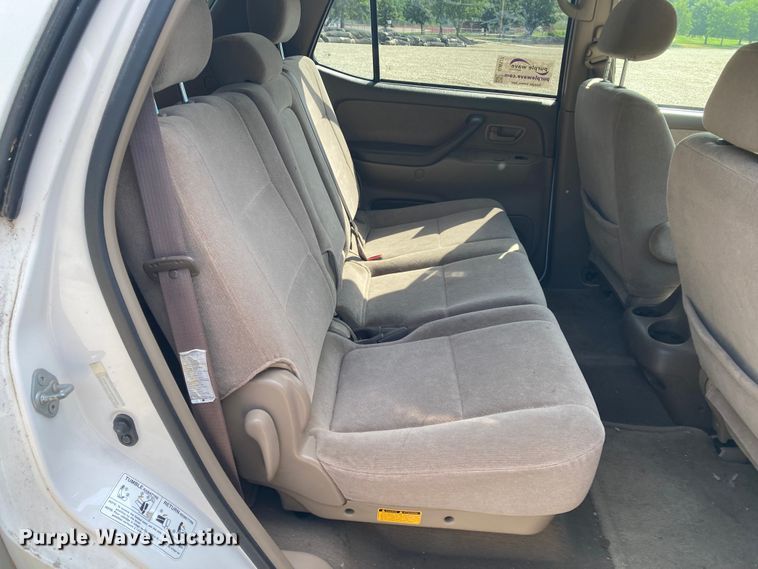 image for item DJ6177 2001 Toyota Sequoia  SUV