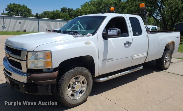 image for item DK1882 2010 Chevrolet Silverado 2500HD  Ext. Cab pickup truck