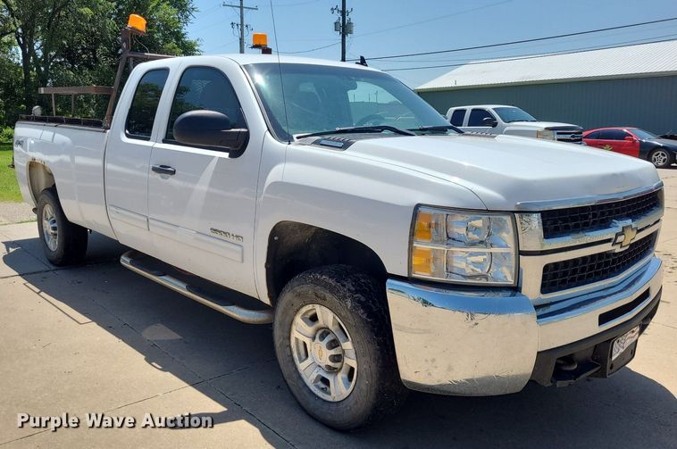 image for item DK1882 2010 Chevrolet Silverado 2500HD  Ext. Cab pickup truck