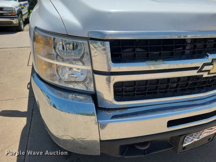 image for item DK1882 2010 Chevrolet Silverado 2500HD  Ext. Cab pickup truck