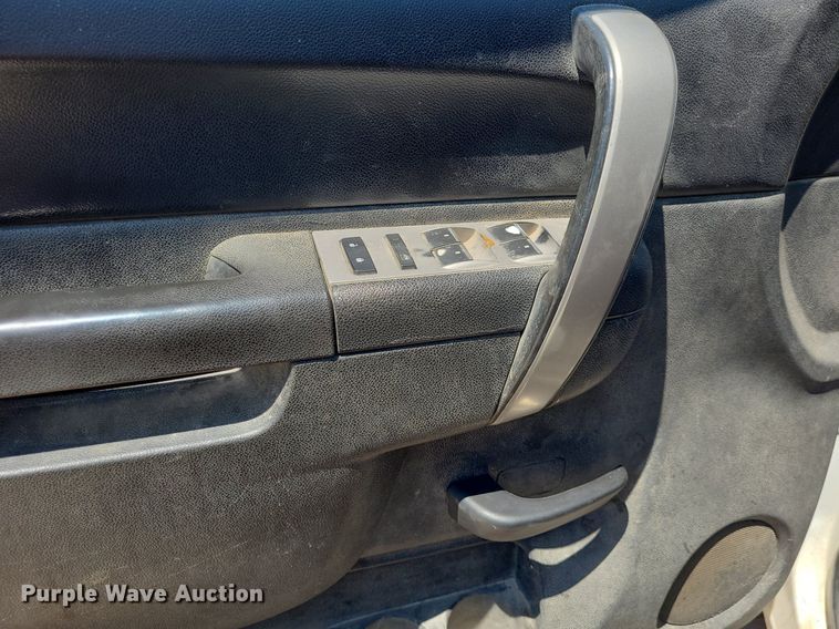 image for item DK1882 2010 Chevrolet Silverado 2500HD  Ext. Cab pickup truck