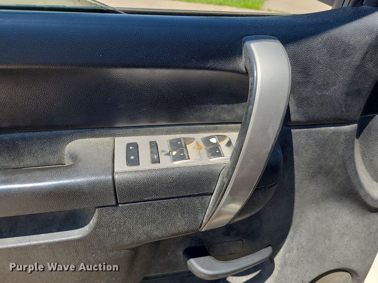 image for item DK1882 2010 Chevrolet Silverado 2500HD  Ext. Cab pickup truck