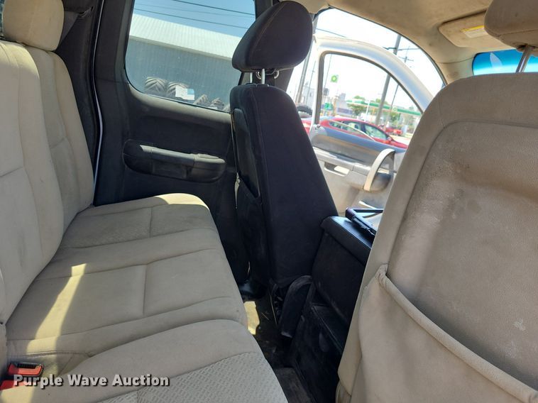 image for item DK1882 2010 Chevrolet Silverado 2500HD  Ext. Cab pickup truck